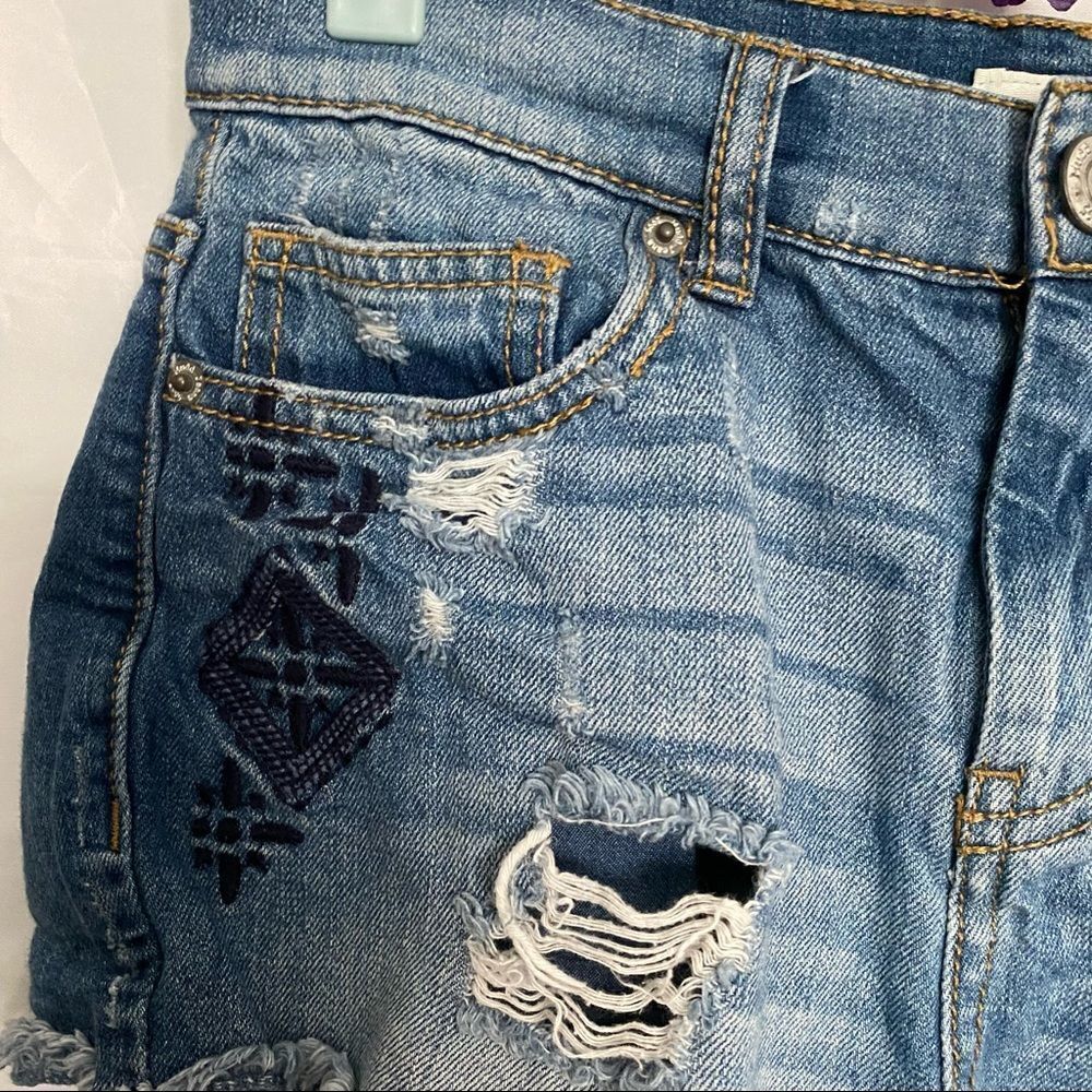 Mudd FLX Stretch Distressed Shorts - Picture 2 of 5